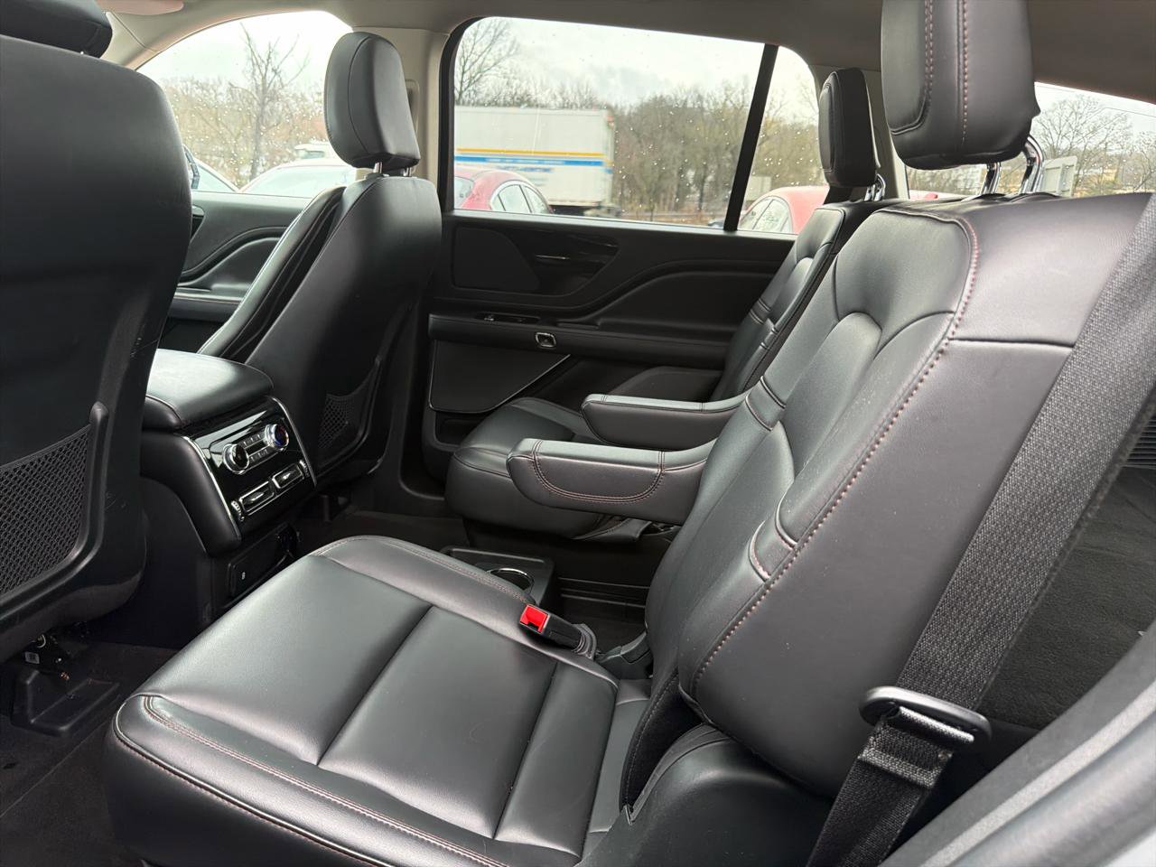 Used 2023 Lincoln Aviator Standard AWD w/ Premium Package image 19