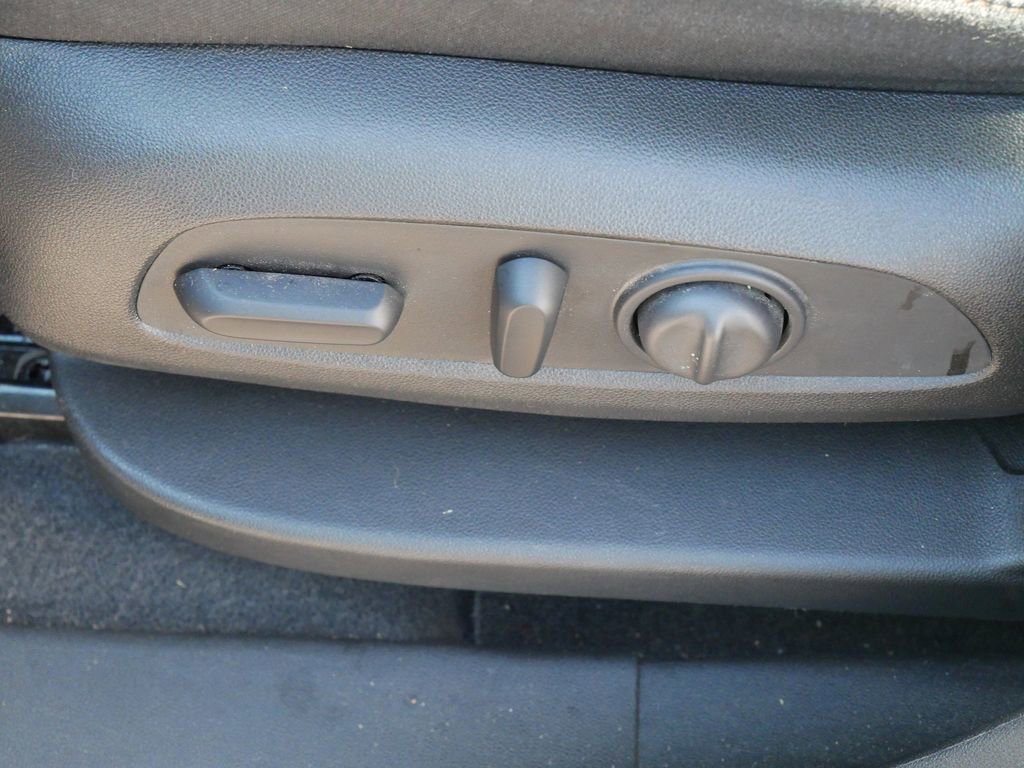 Used 2019 Chevrolet Equinox LT image 18