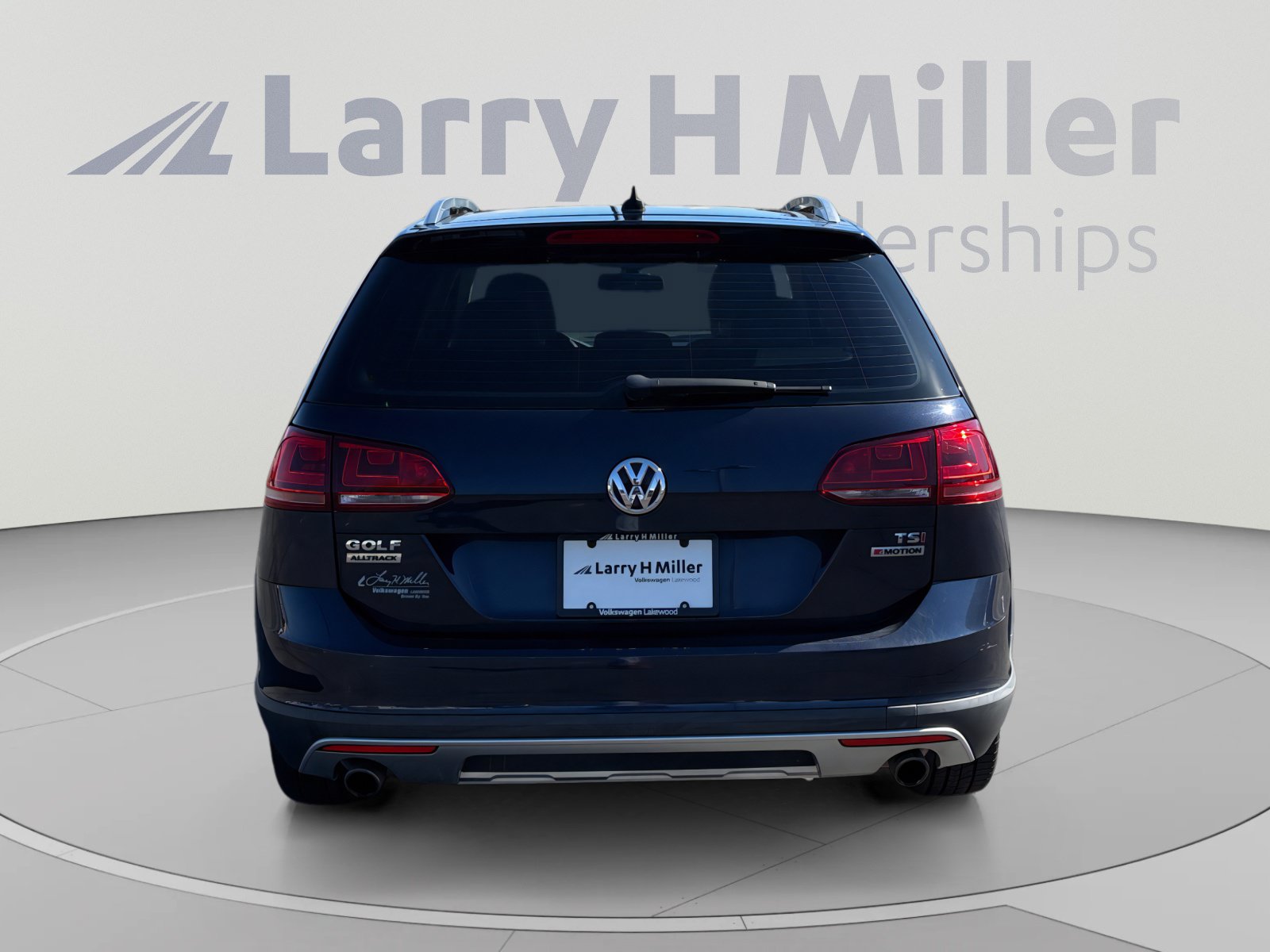 Used 2017 Volkswagen Golf Alltrack SE AWD/4WD image 4