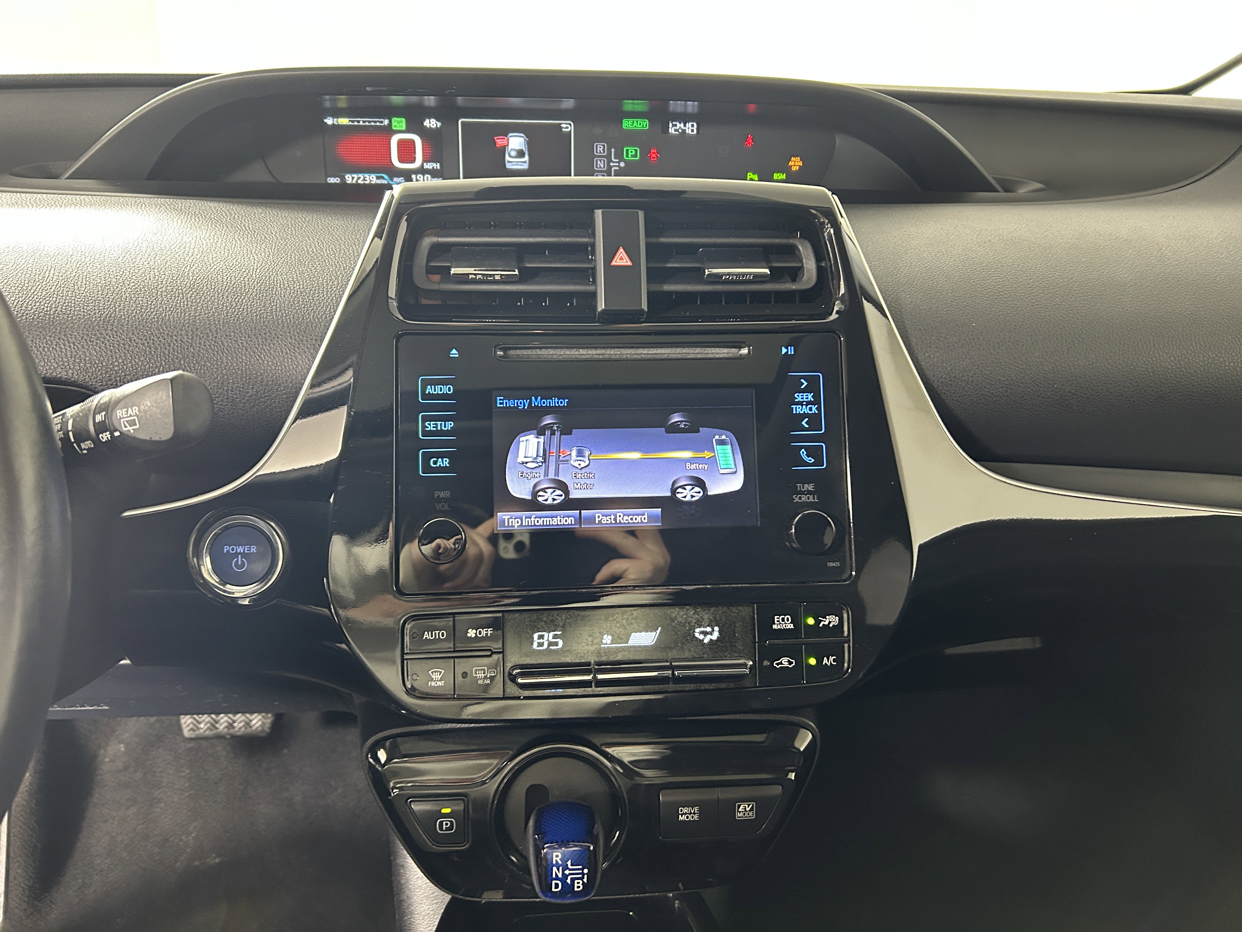 Used 2019 Toyota Prius XLE image 16