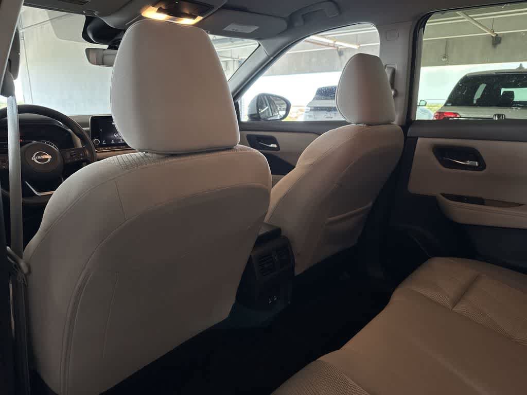 Used 2024 Nissan Rogue SV FWD image 22