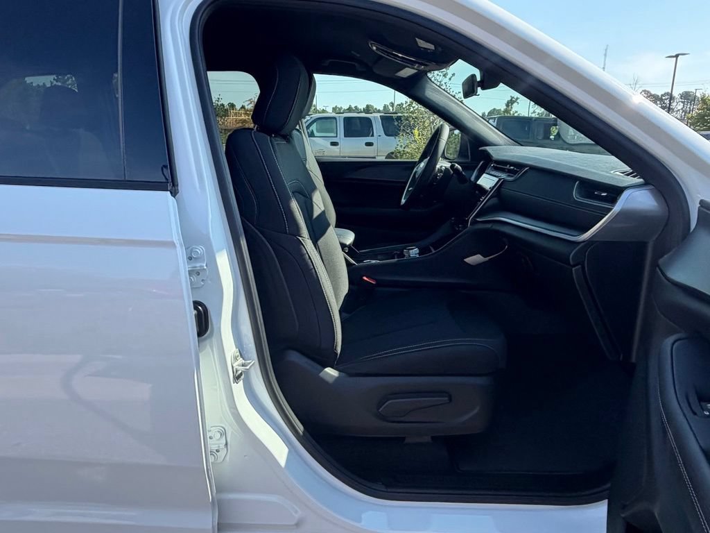 New 2026 Jeep Grand Cherokee Laredo AWD/4WD image 46