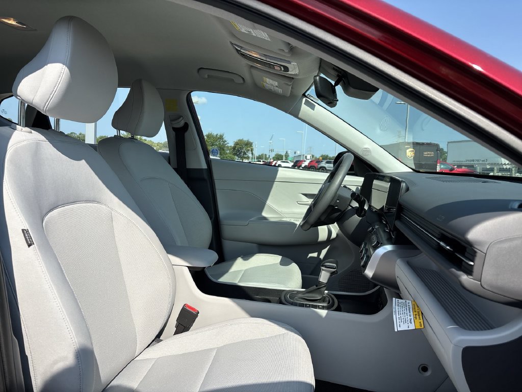 Used 2026 Hyundai Kona SE FWD image 15