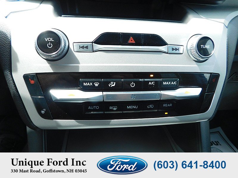 Used 2023 Ford Explorer XLT w/ Equipment Group 202A AWD/4WD image 22