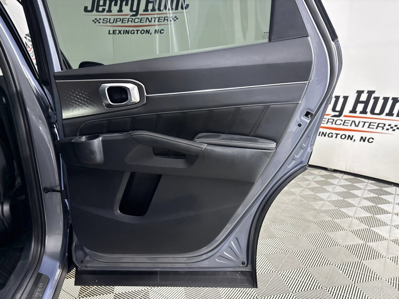 Used 2022 Kia Sorento SX AWD/4WD image 25