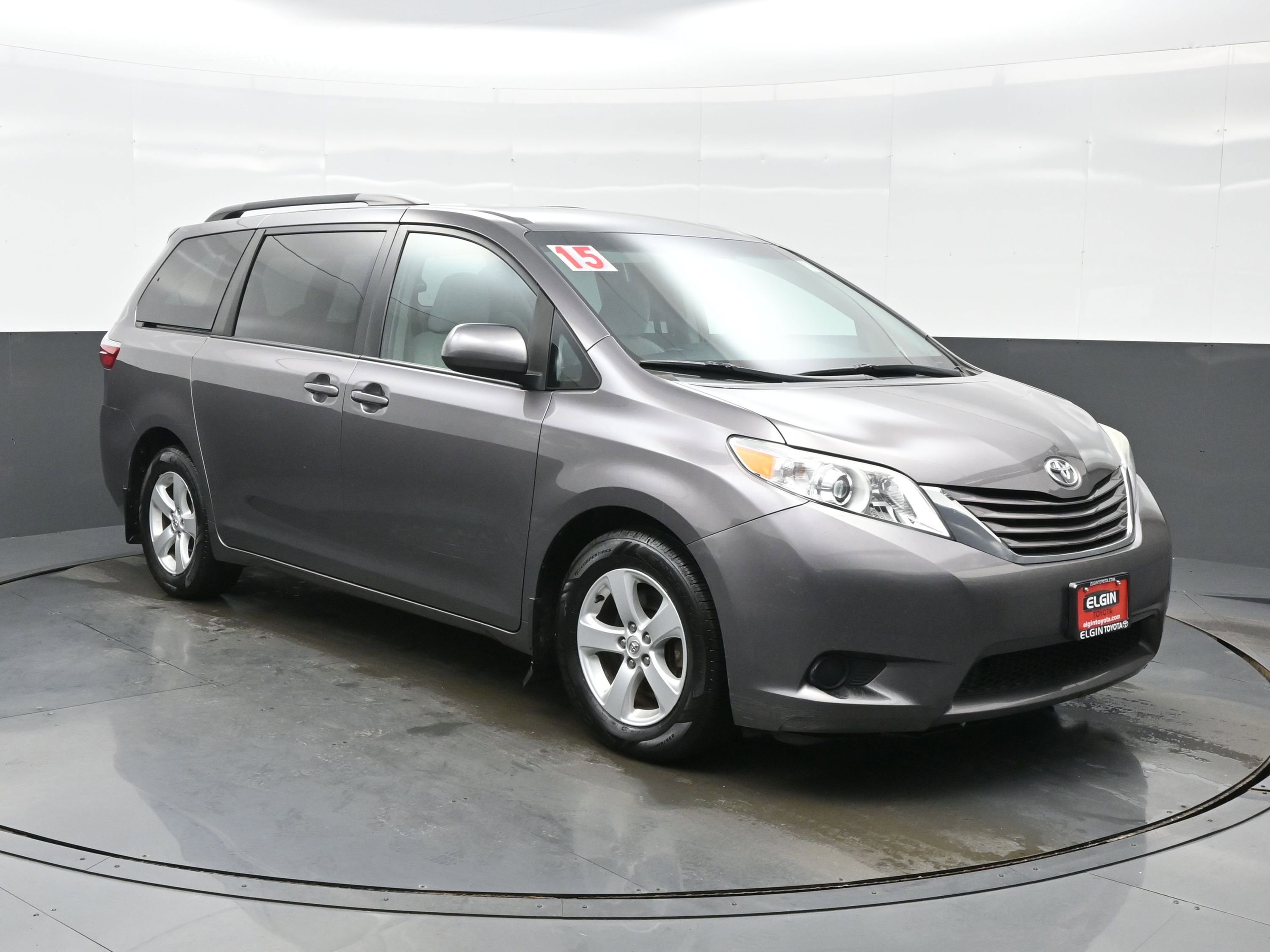 Used 2015 Toyota Sienna LE image 8