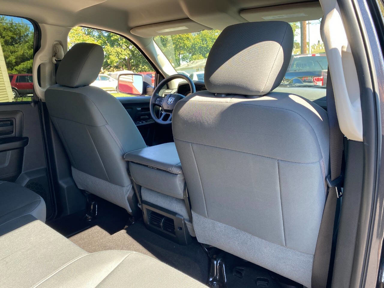 Used 2018 RAM 1500 Tradesman w/ Chrome Appearance Group image 26