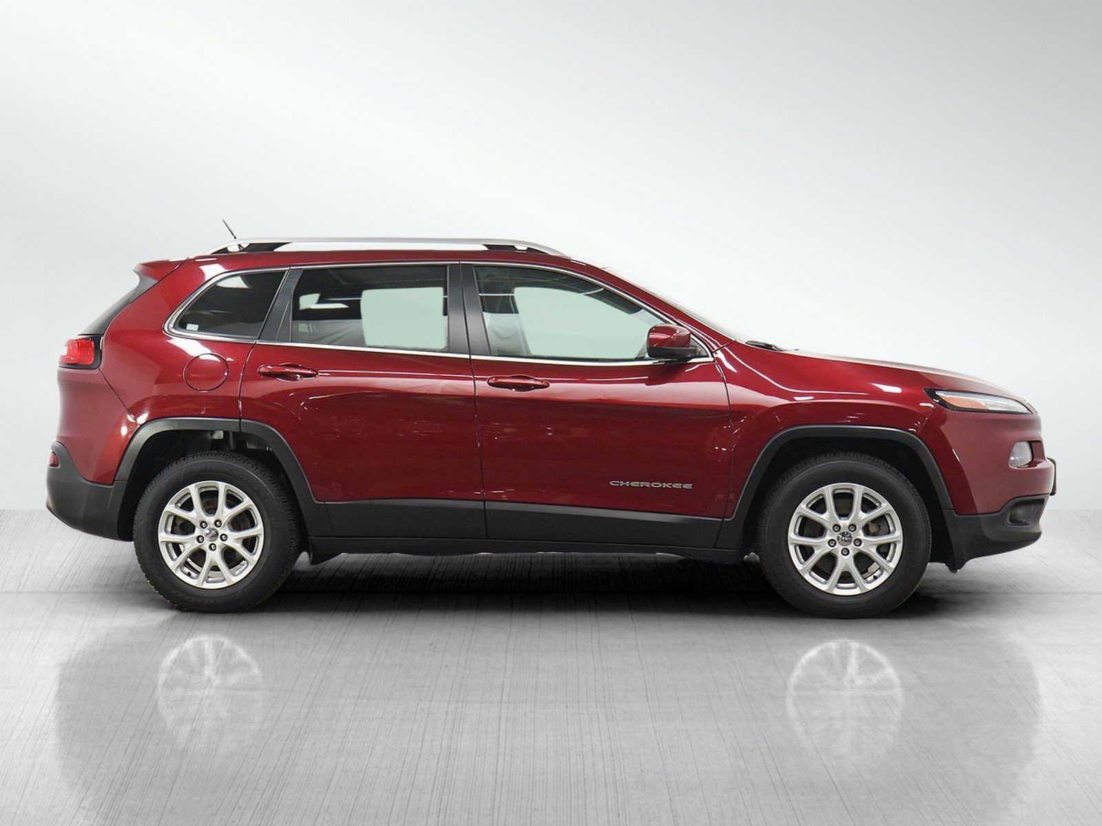 Used 2015 Jeep Cherokee Latitude AWD/4WD image 6
