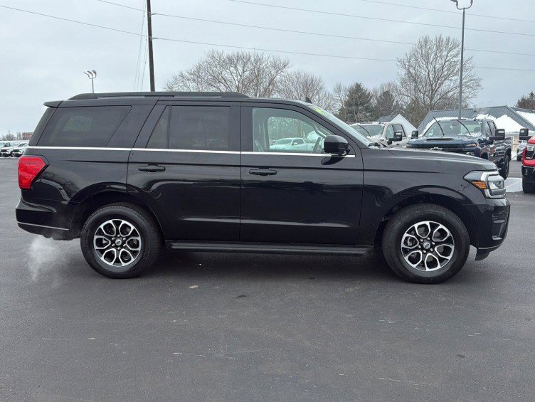 Used 2024 Ford Expedition XLT image 6