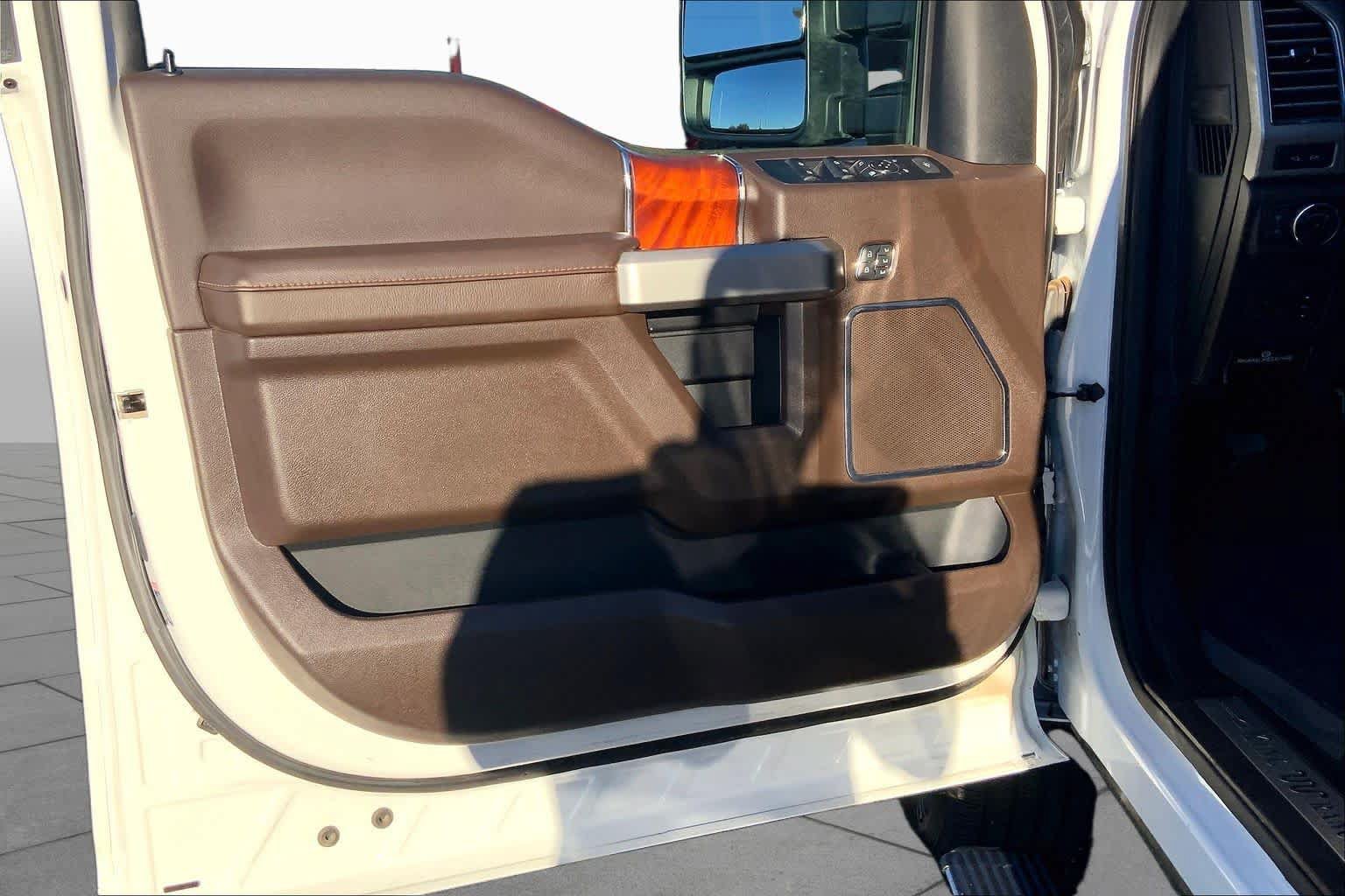Used 2021 Ford F250 King Ranch w/ King Ranch Ultimate Package AWD/4WD image 21