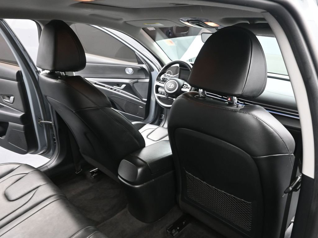 Certified 2021 Hyundai Elantra Limited image 12