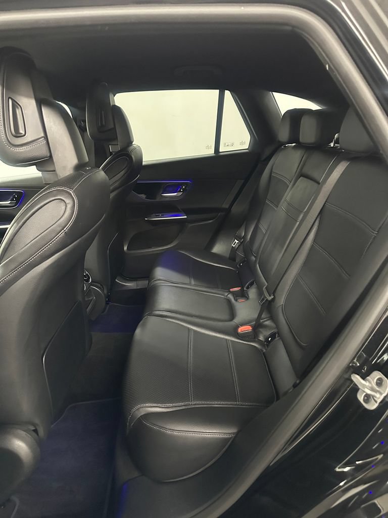 Used 2025 Mercedes-Benz GLC 350e 4MATIC image 25