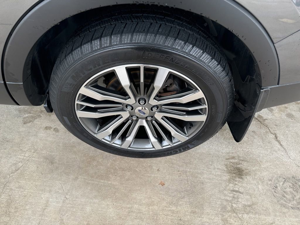 Used 2017 Ford Explorer Platinum AWD/4WD image 27