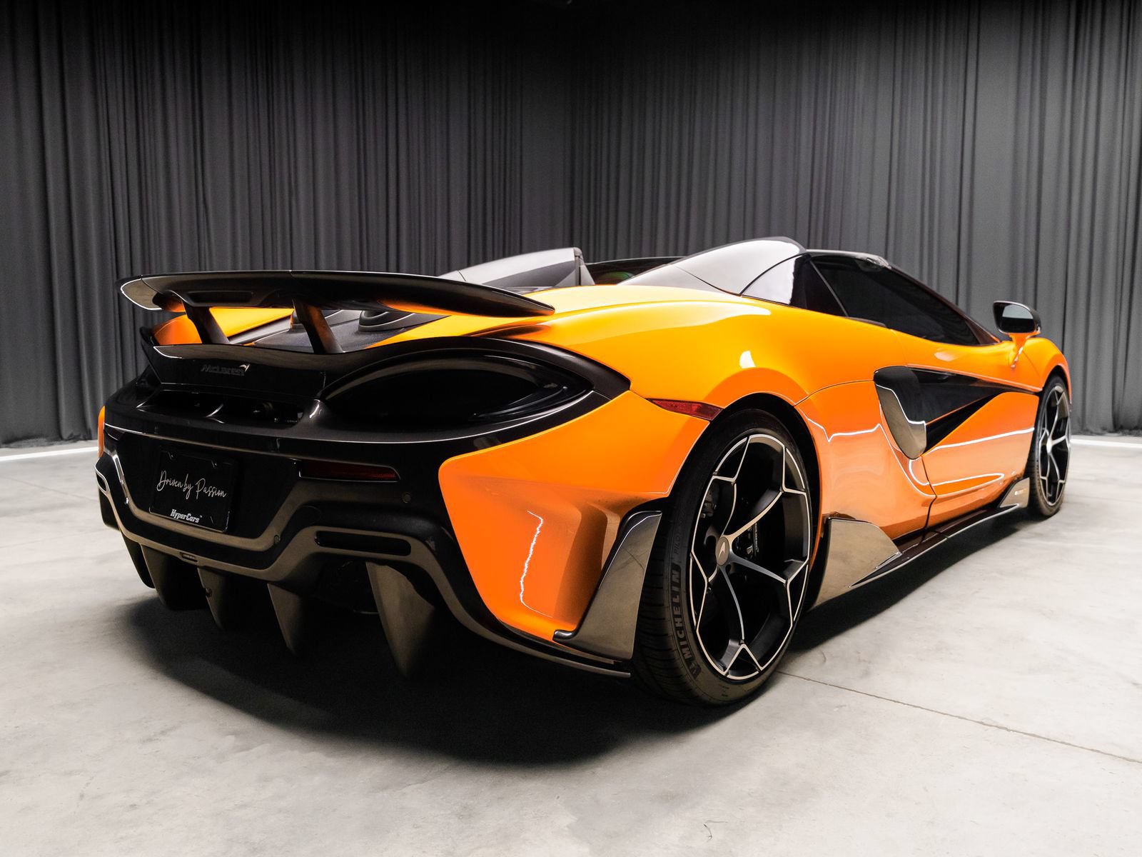 Used 2020 McLaren 600LT Spider RWD image 39