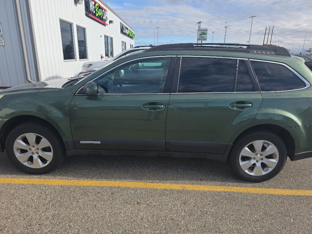 Used 2010 Subaru Outback 2.5i Premium AWD/4WD image 7