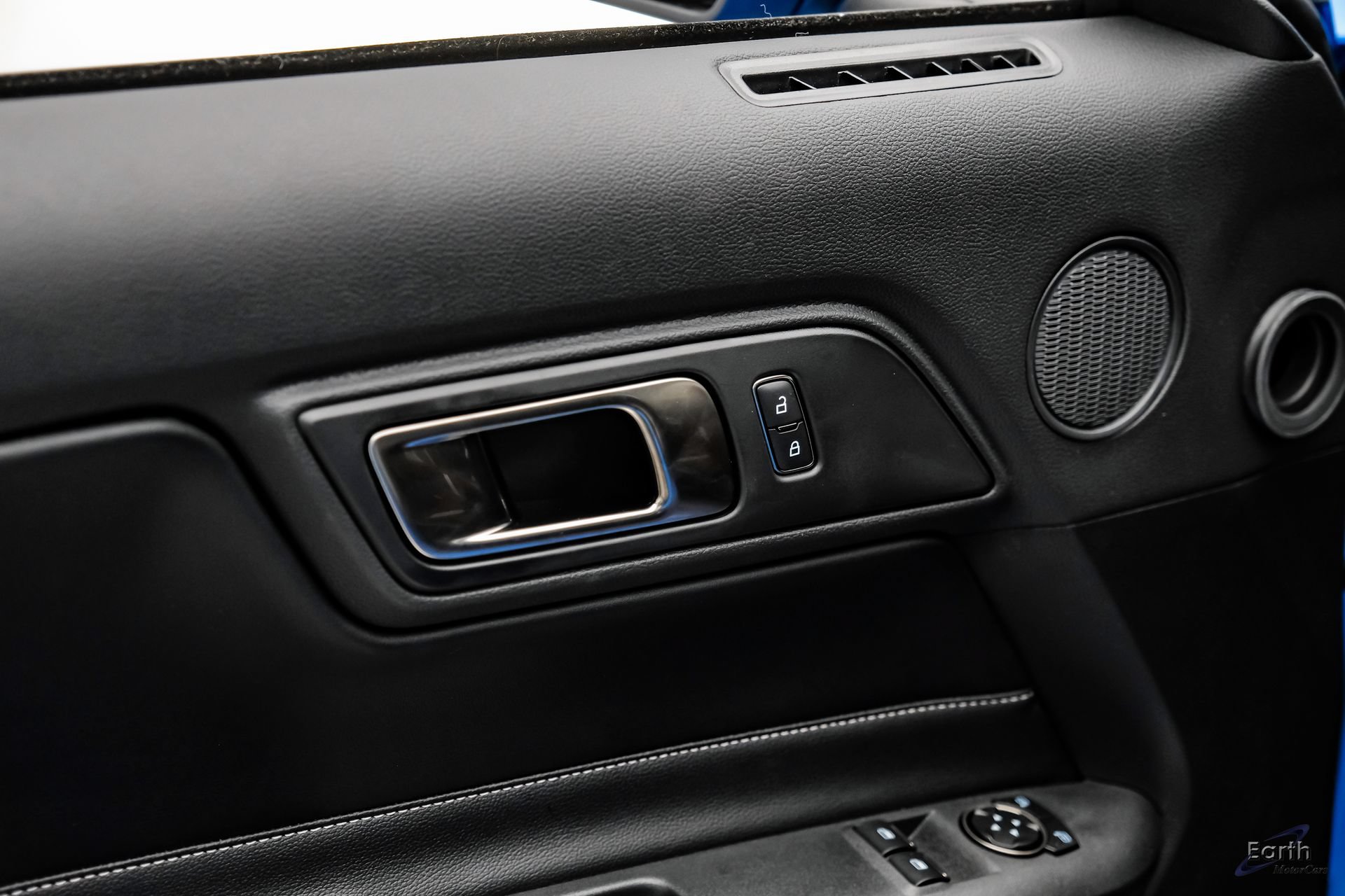Used 2022 Ford Mustang Shelby GT500 w/ Carbon Fiber Track Pack RWD image 93