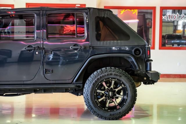 Used 2017 Jeep Wrangler Unlimited Willys image 14