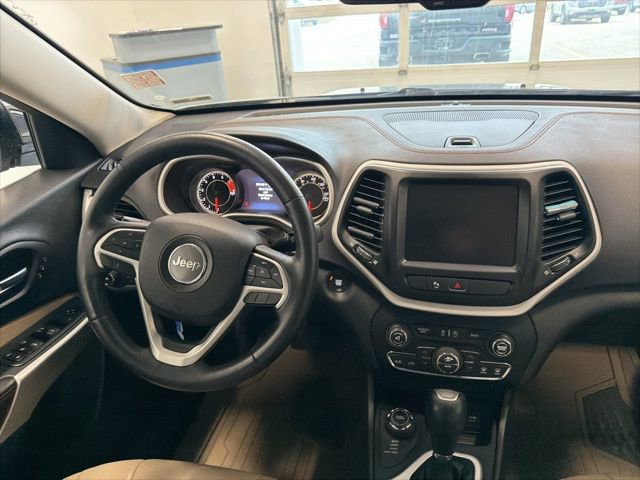 Used 2018 Jeep Cherokee Limited w/ Luxury Group image 18