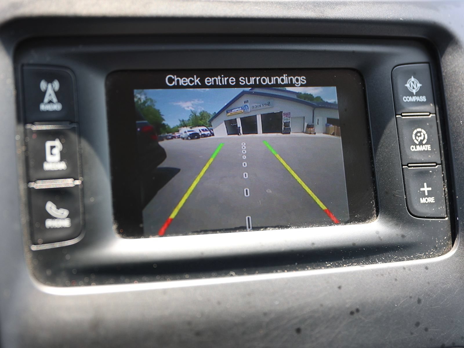Used 2015 Jeep Cherokee Latitude w/ Cold Weather Group AWD/4WD image 28