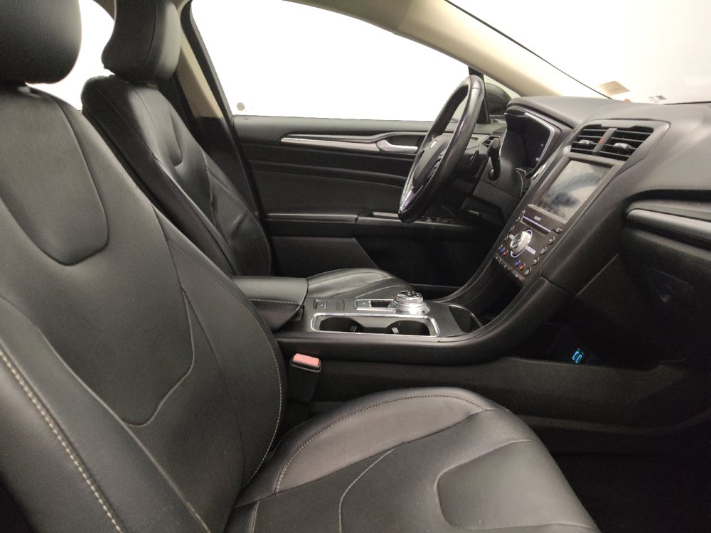 Used 2019 Ford Fusion Titanium image 21
