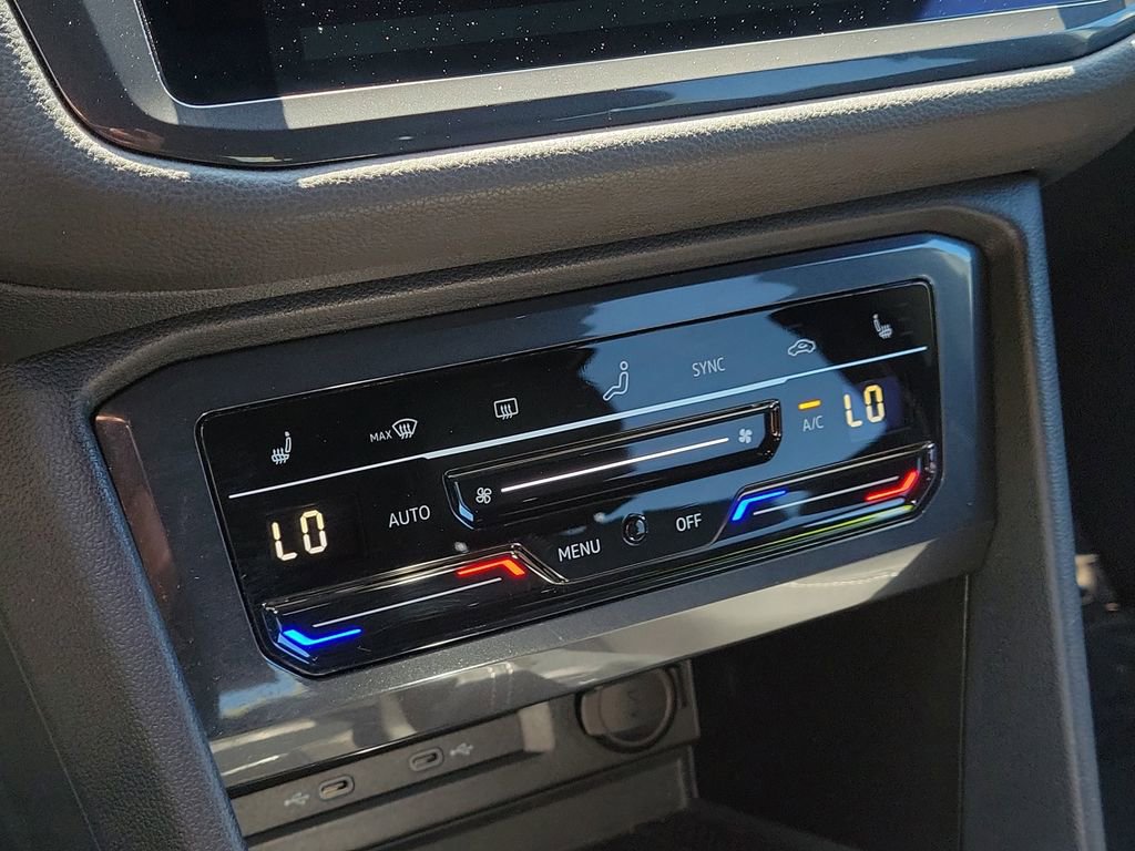 Used 2023 Volkswagen Tiguan SE R-Line image 24