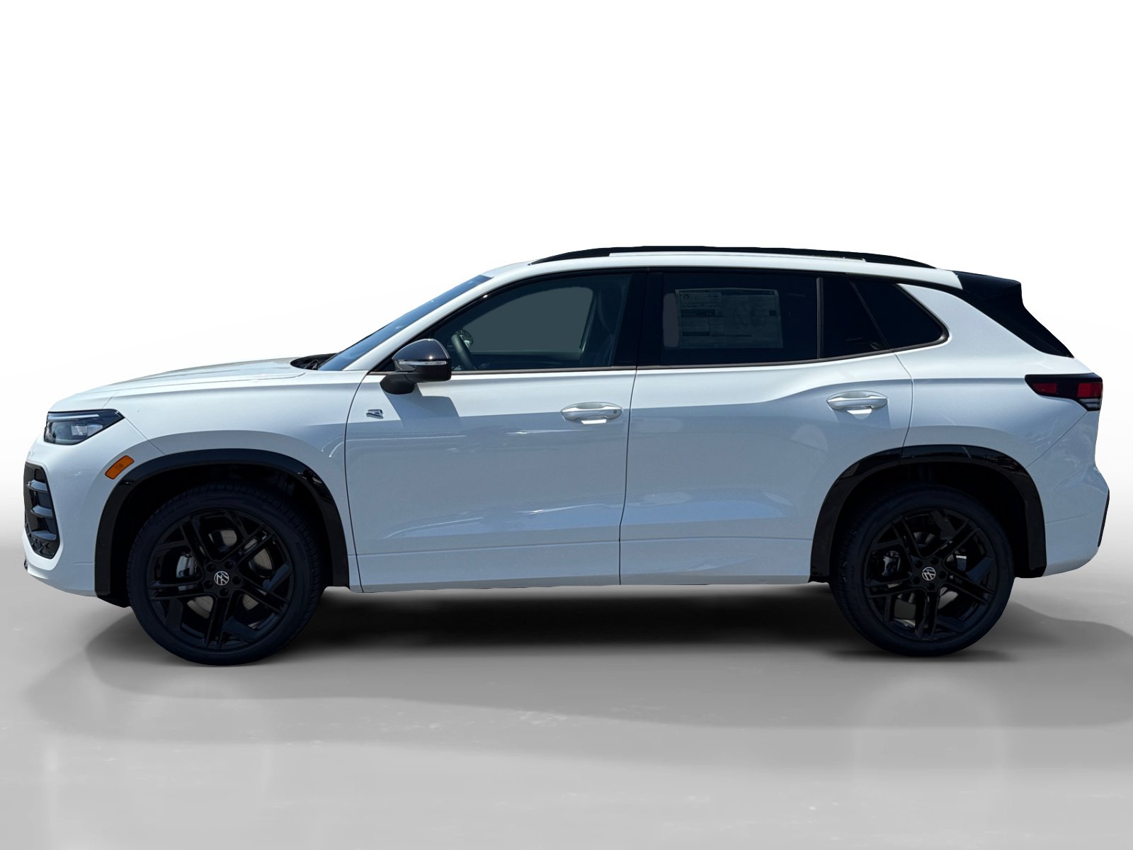 New 2026 Volkswagen Tiguan SE R-Line AWD/4WD image 2