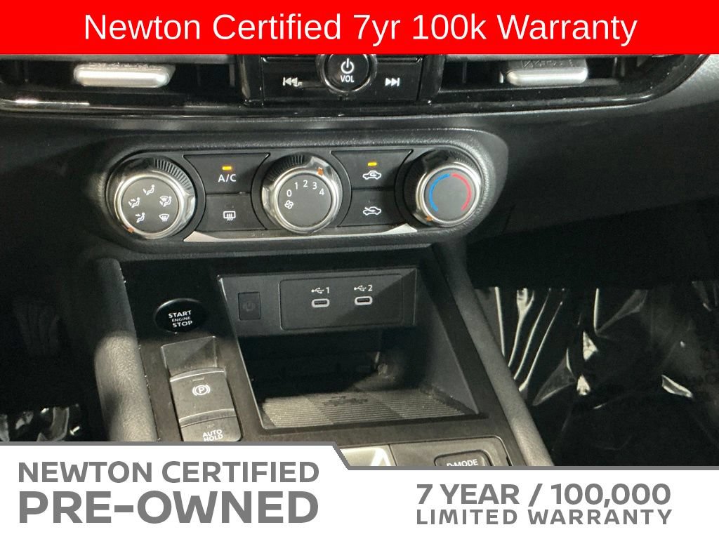 Used 2025 Nissan Kicks SV FWD image 25