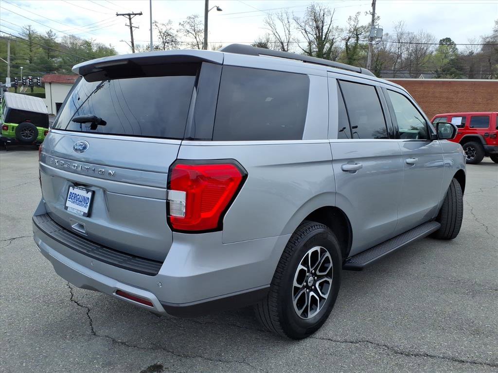 Used 2024 Ford Expedition XLT image 4