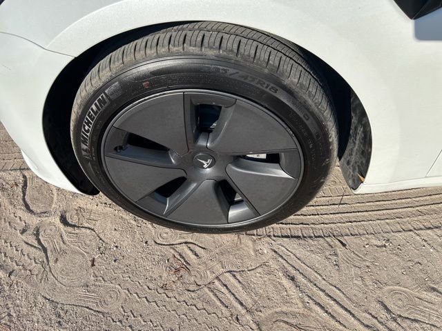 Used 2023 Tesla Model 3 Standard Range image 19