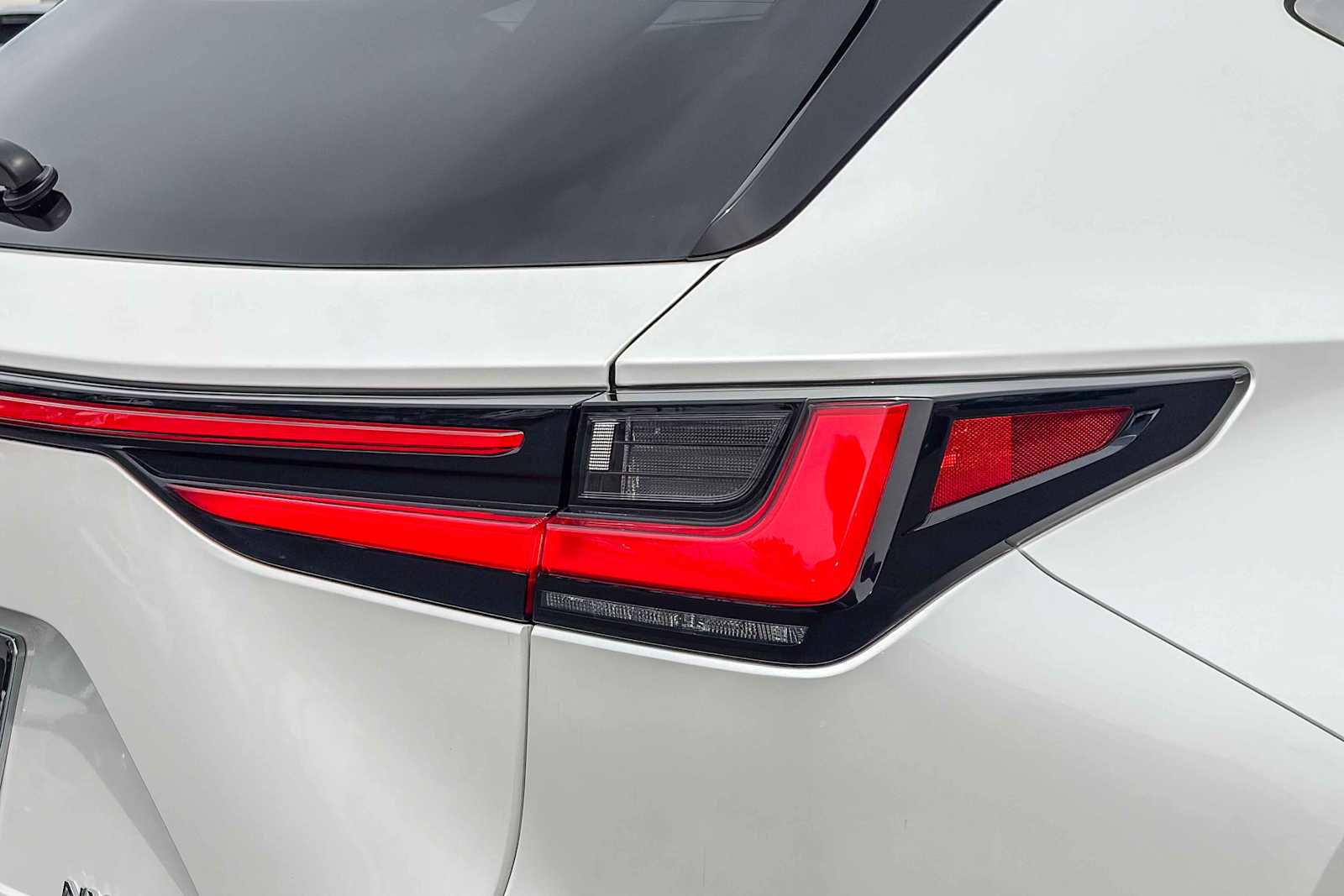 Used 2024 Lexus NX 350h AWD image 8