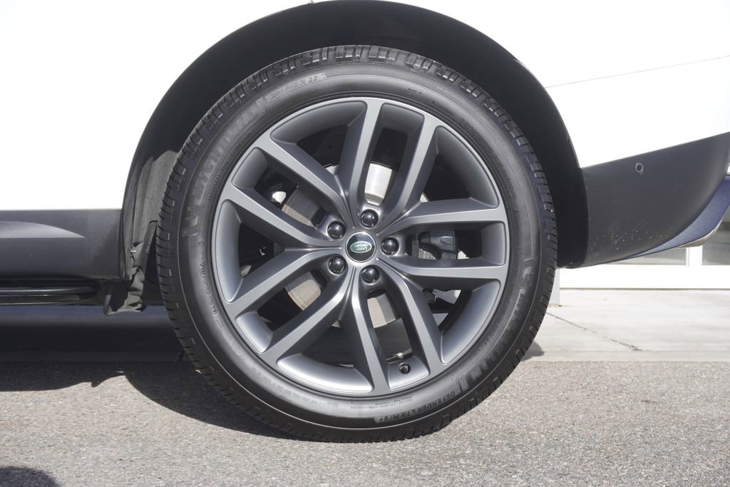 Used 2023 Land Rover Range Rover Sport SE image 33