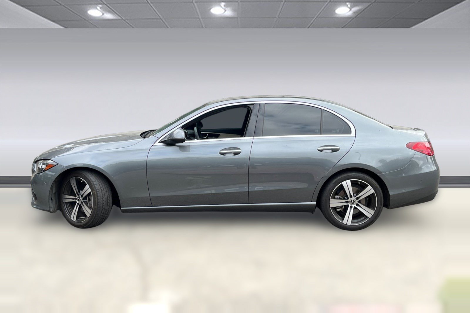 Used 2024 Mercedes-Benz C 300 Sedan image 2