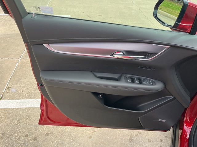 New 2025 Cadillac XT6 Luxury image 13