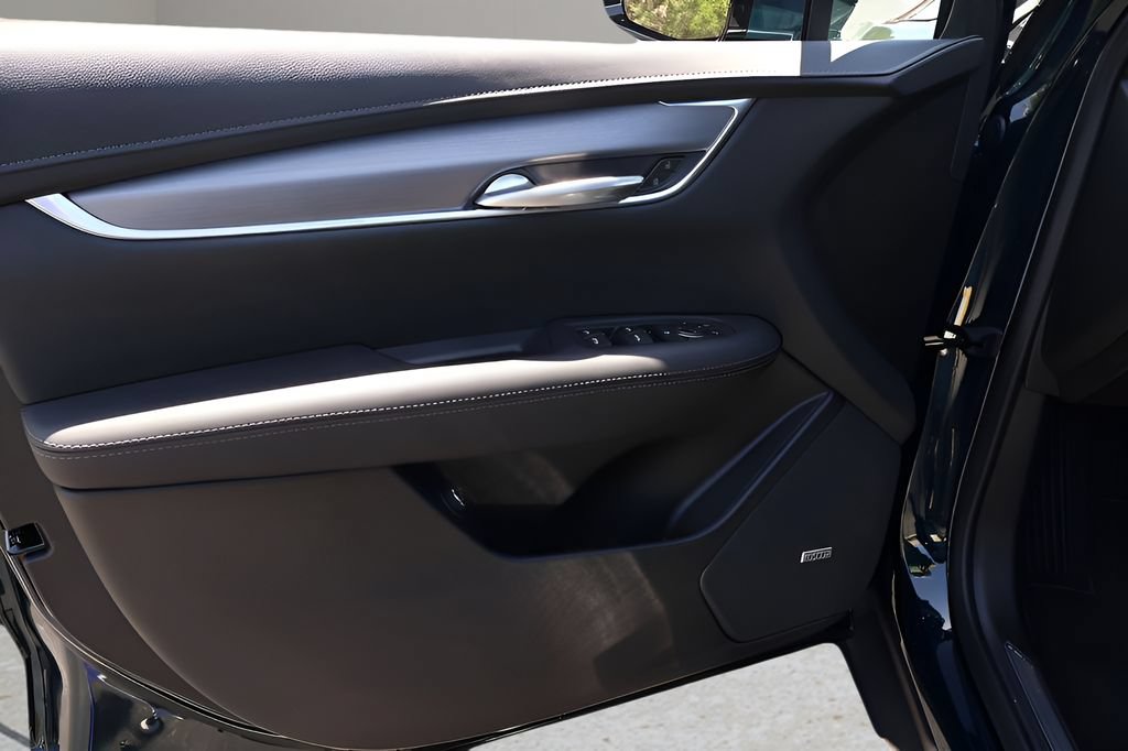 Certified 2026 Cadillac XT5 Luxury FWD image 11