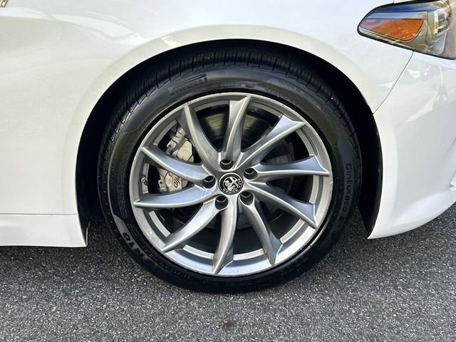 Used 2023 Alfa Romeo Giulia Ti AWD/4WD image 13