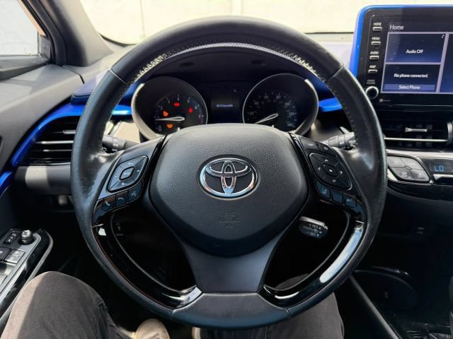 Used 2020 Toyota C-HR XLE FWD image 17