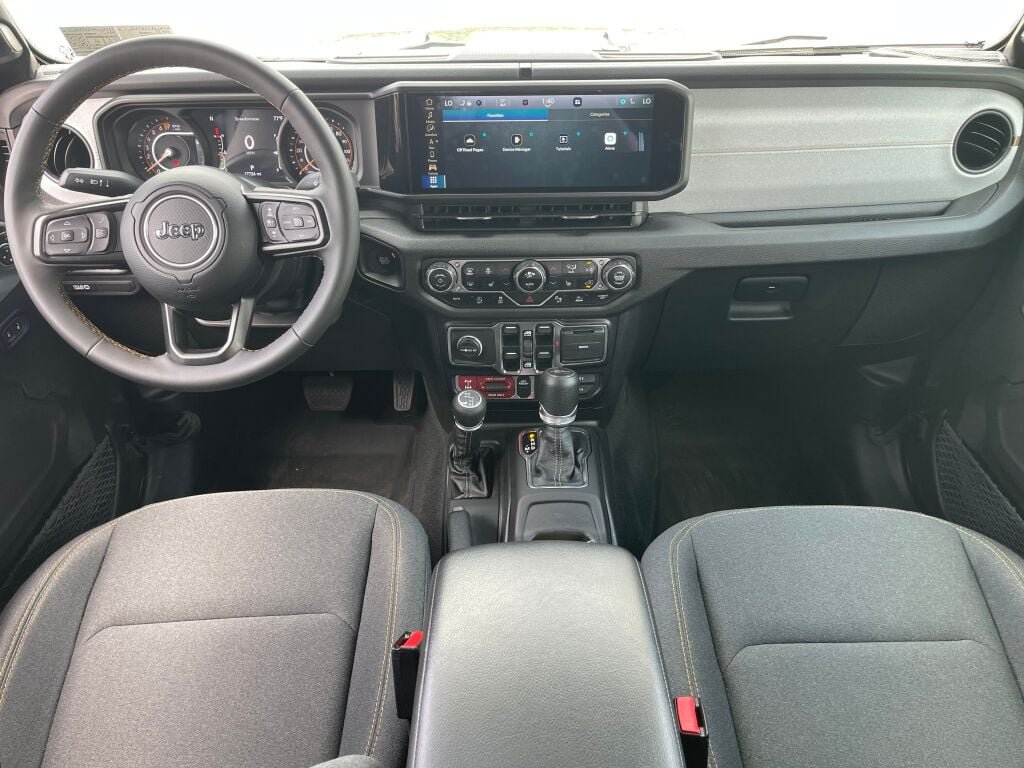 Used 2024 Jeep Gladiator Sport AWD/4WD image 29