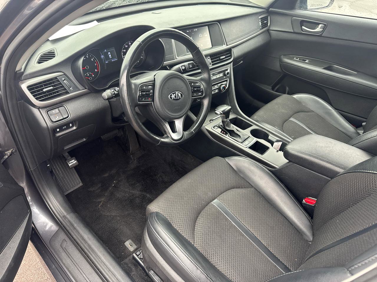 Used 2018 Kia Optima S image 9
