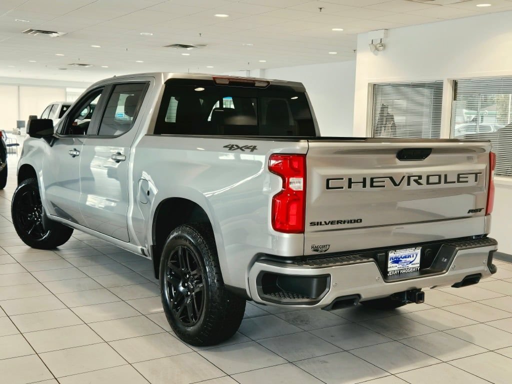 Used 2025 Chevrolet Silverado 1500 RST w/ Dark Appearance Package AWD/4WD image 14