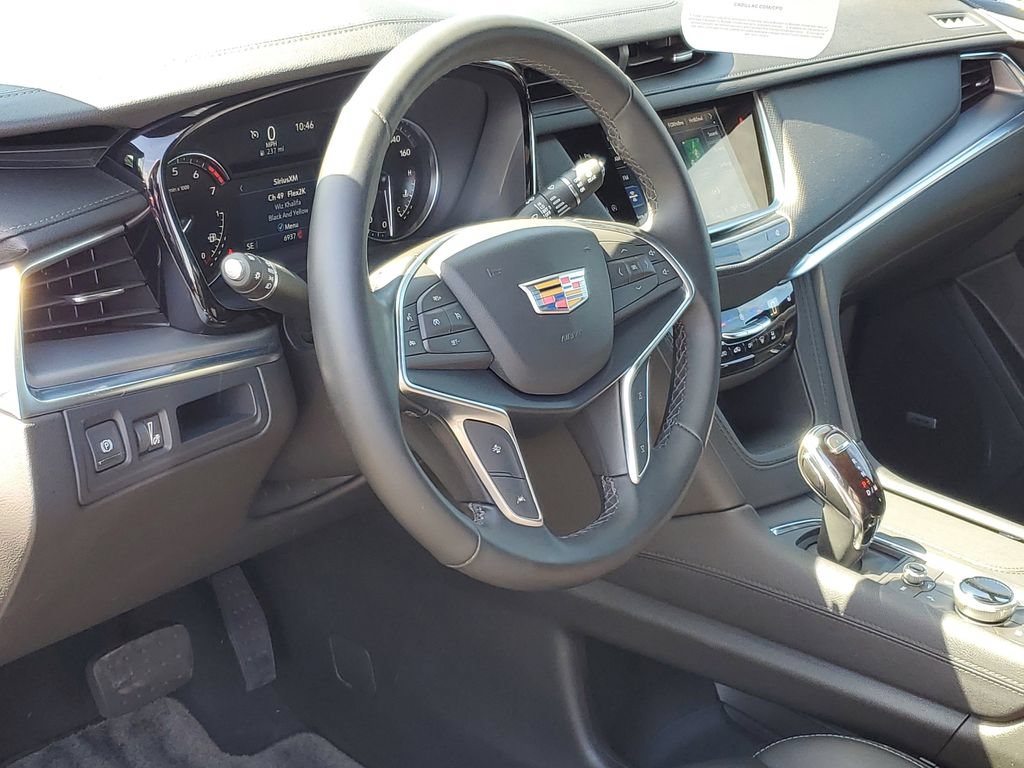 Certified 2024 Cadillac XT5 Luxury w/ LPO, Premium Carpet Package FWD image 7
