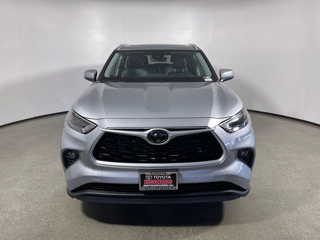 Used 2023 Toyota Highlander XLE image 8