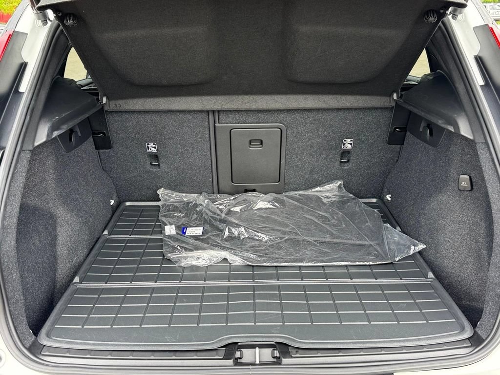 Certified 2023 Volvo XC40 Recharge Ultimate w/ Protection Package Premier AWD/4WD image 5