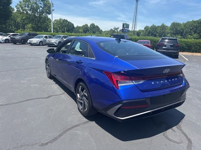 Used 2025 Hyundai Elantra SEL FWD image 7