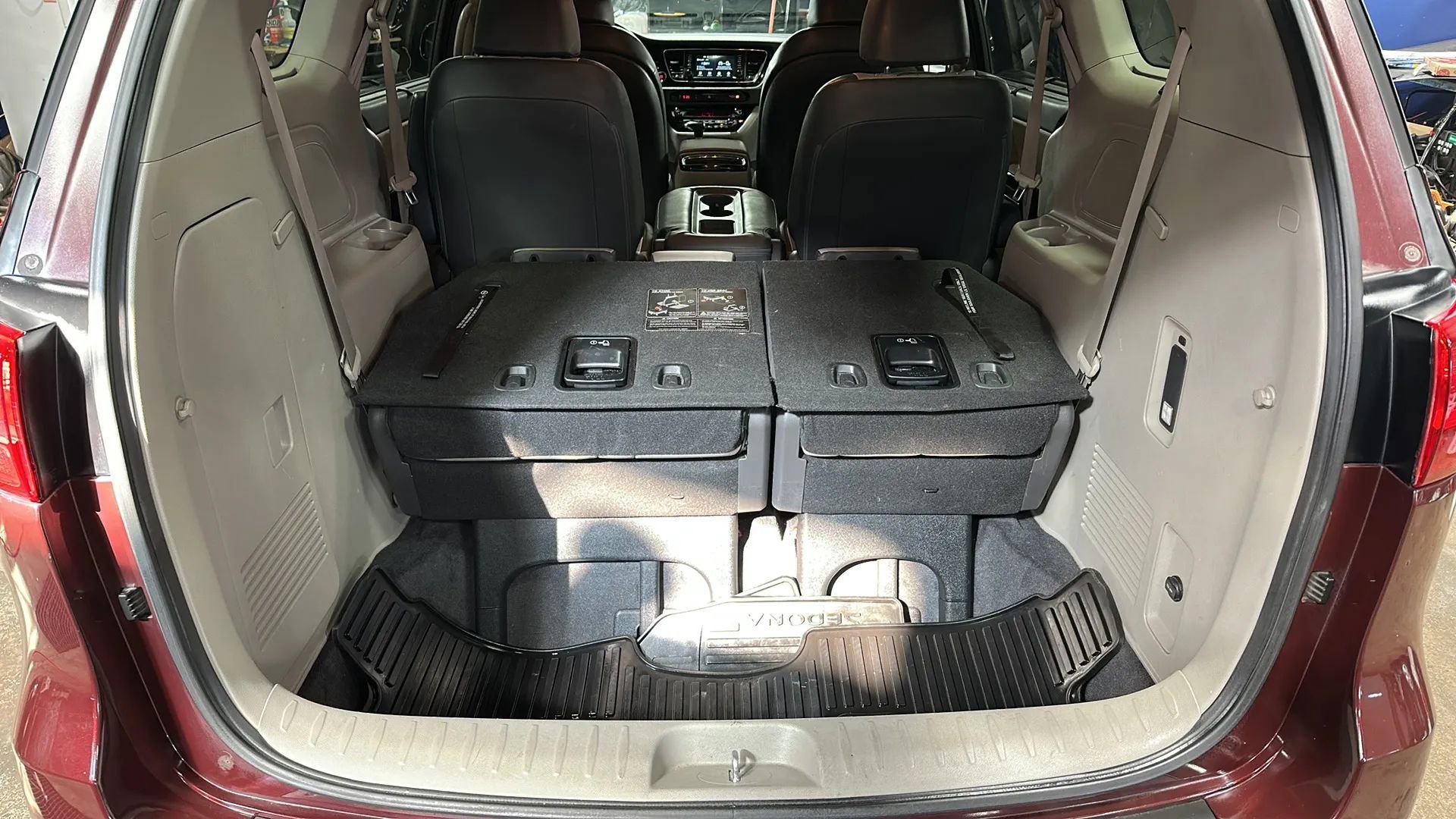 Used 2018 Kia Sedona EX image 15