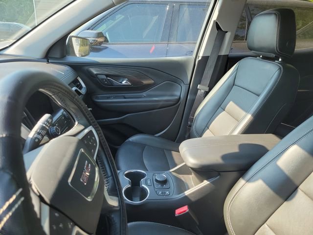 Used 2022 GMC Terrain SLT w/ Infotainment Package II FWD image 9