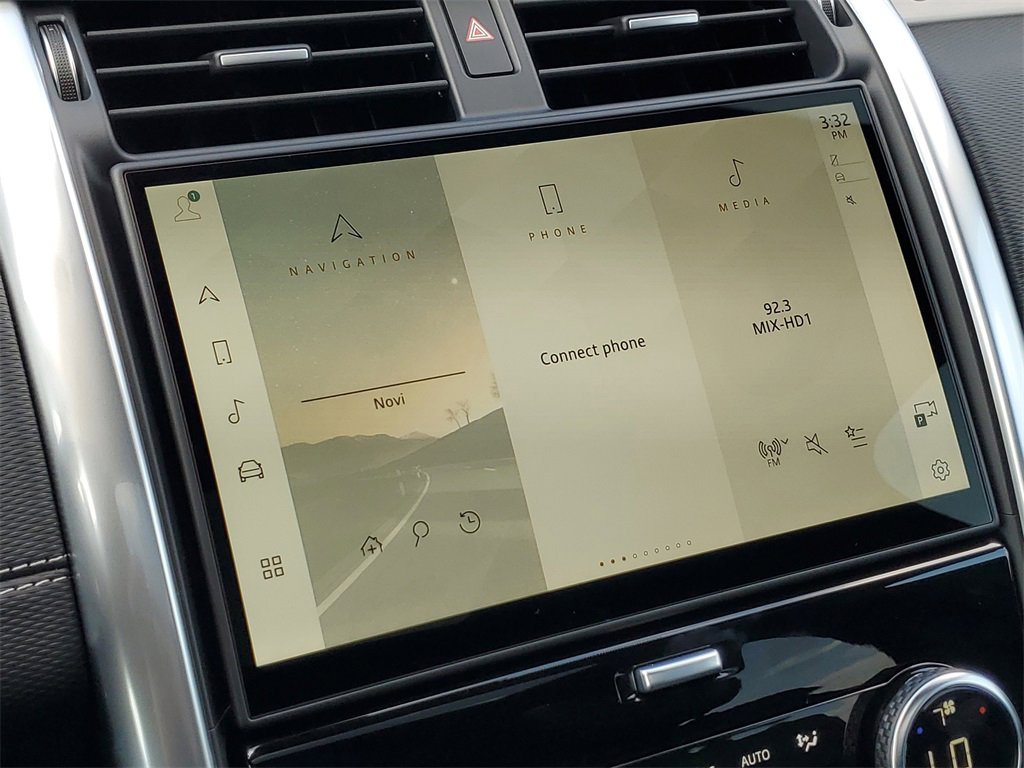 New 2025 Land Rover Discovery Dynamic SE image 21