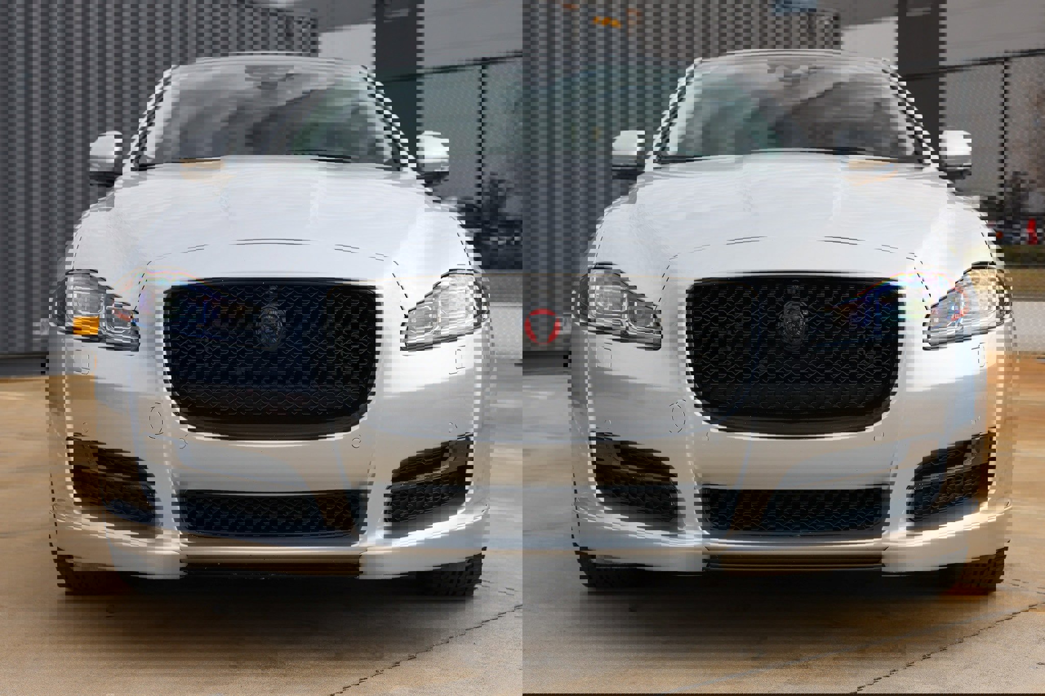 Used 2019 Jaguar XJ R-Sport image 22