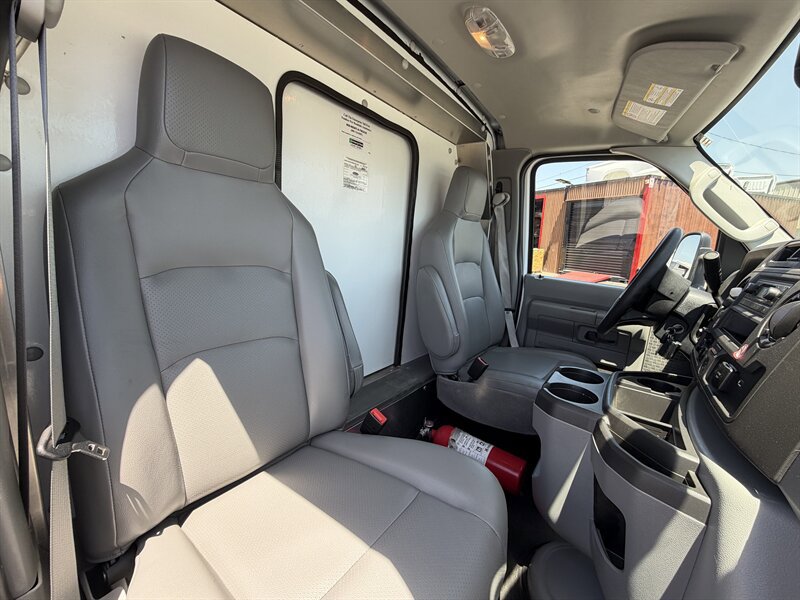 Used 2026 Ford E-450 and Econoline 450 Super Duty w/ Power Equipment Group RWD image 15