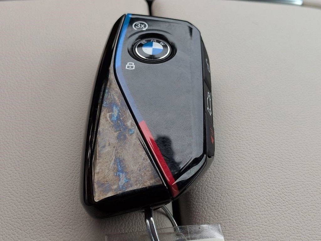 New 2026 BMW X7 M60i image 29