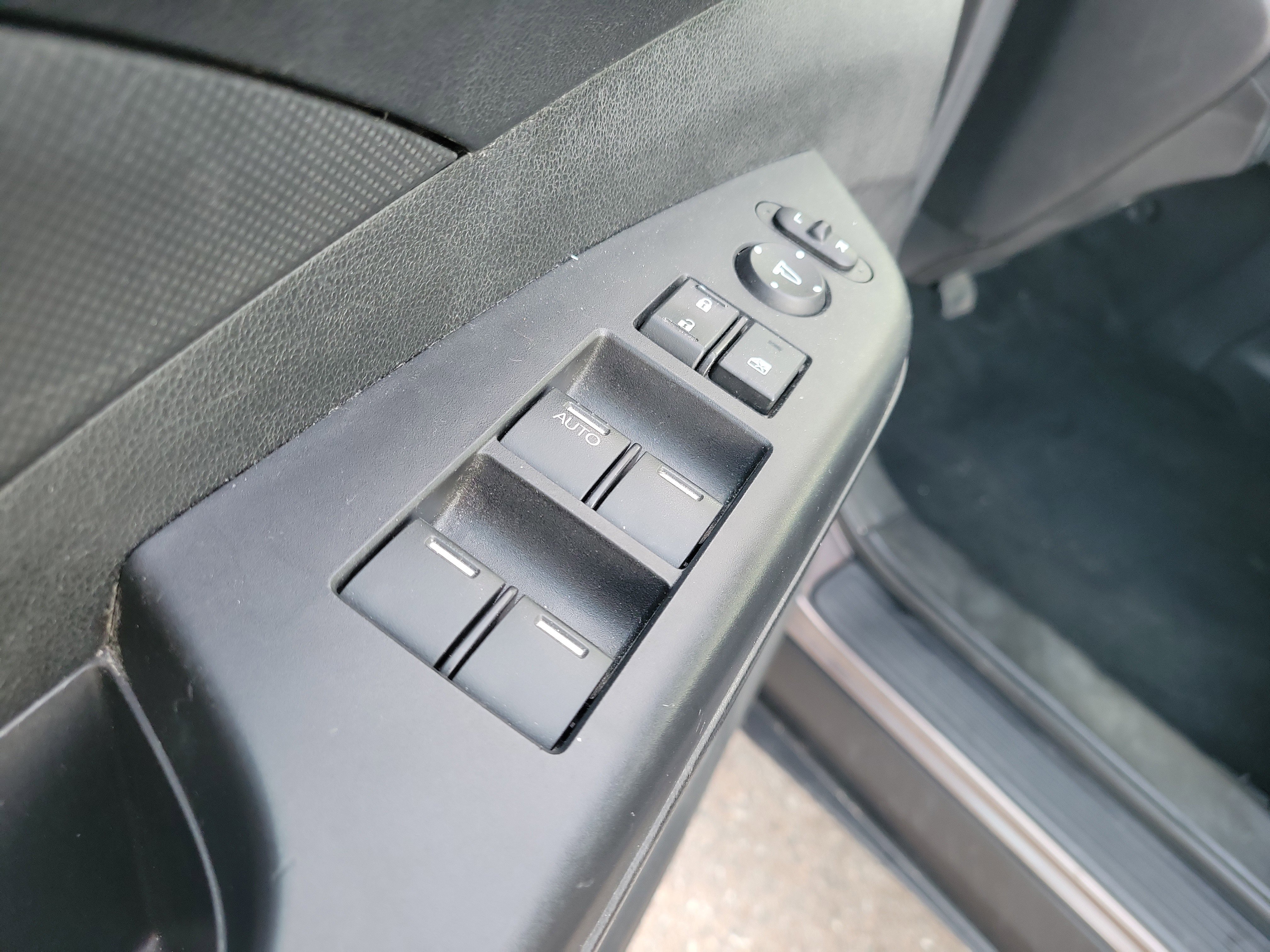 Used 2014 Honda CR-V LX image 16